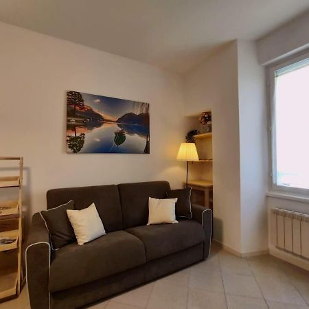 La Casina Al Lago Mandello del Lario Exterior foto